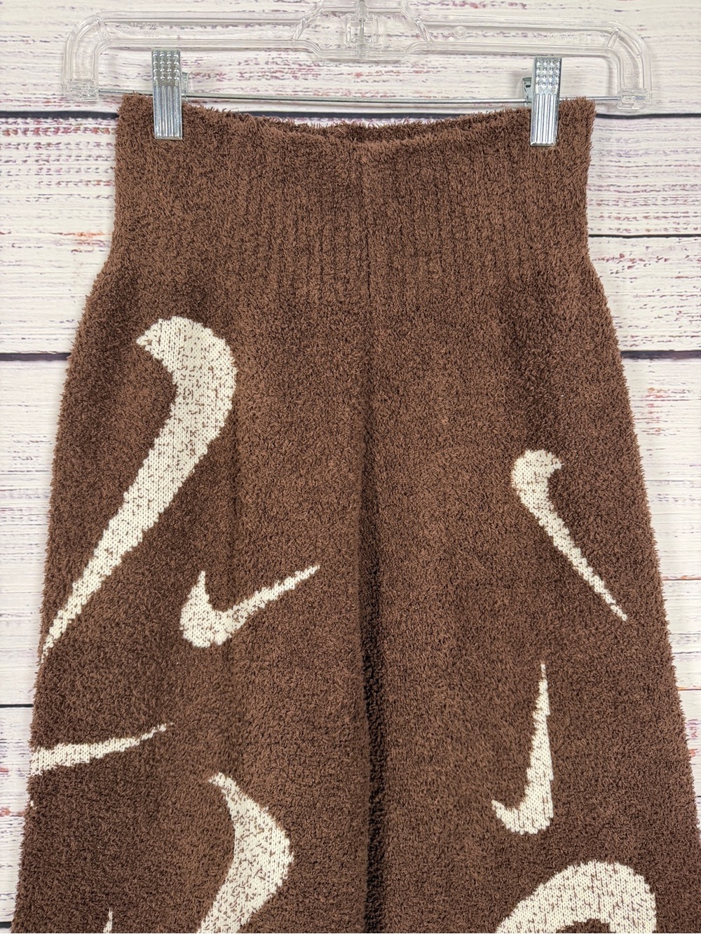 Nike Phoenix Cozy Bouclé Swoosh Wide Leg Pants Orewood Brown XS FD4288-227 - Picture 4 of 9